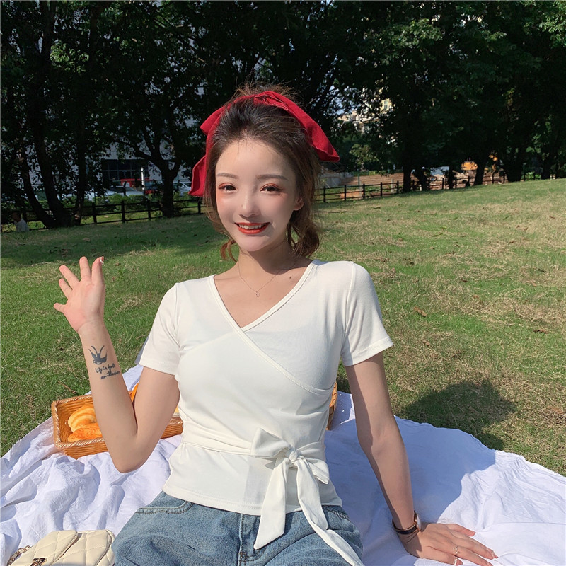 t恤女夏心机性感短款v领上衣服复古短袖女短装