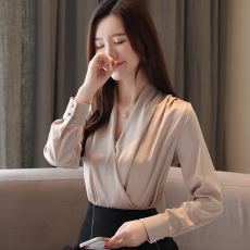 批发实拍 缎面V领显瘦衬衫春装女2025新款韩版长袖衬衣气质显瘦<b class='q'>雪纺衫</b>
