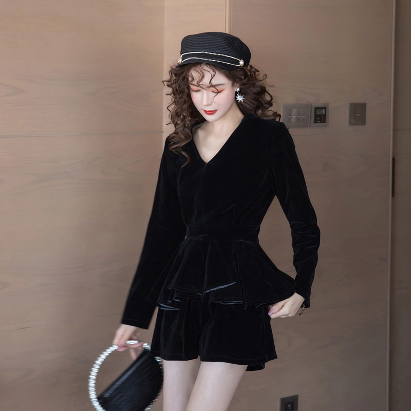 金丝绒套装女时尚2020新款时尚套装显瘦收腰洋气小衫女短裤两件套