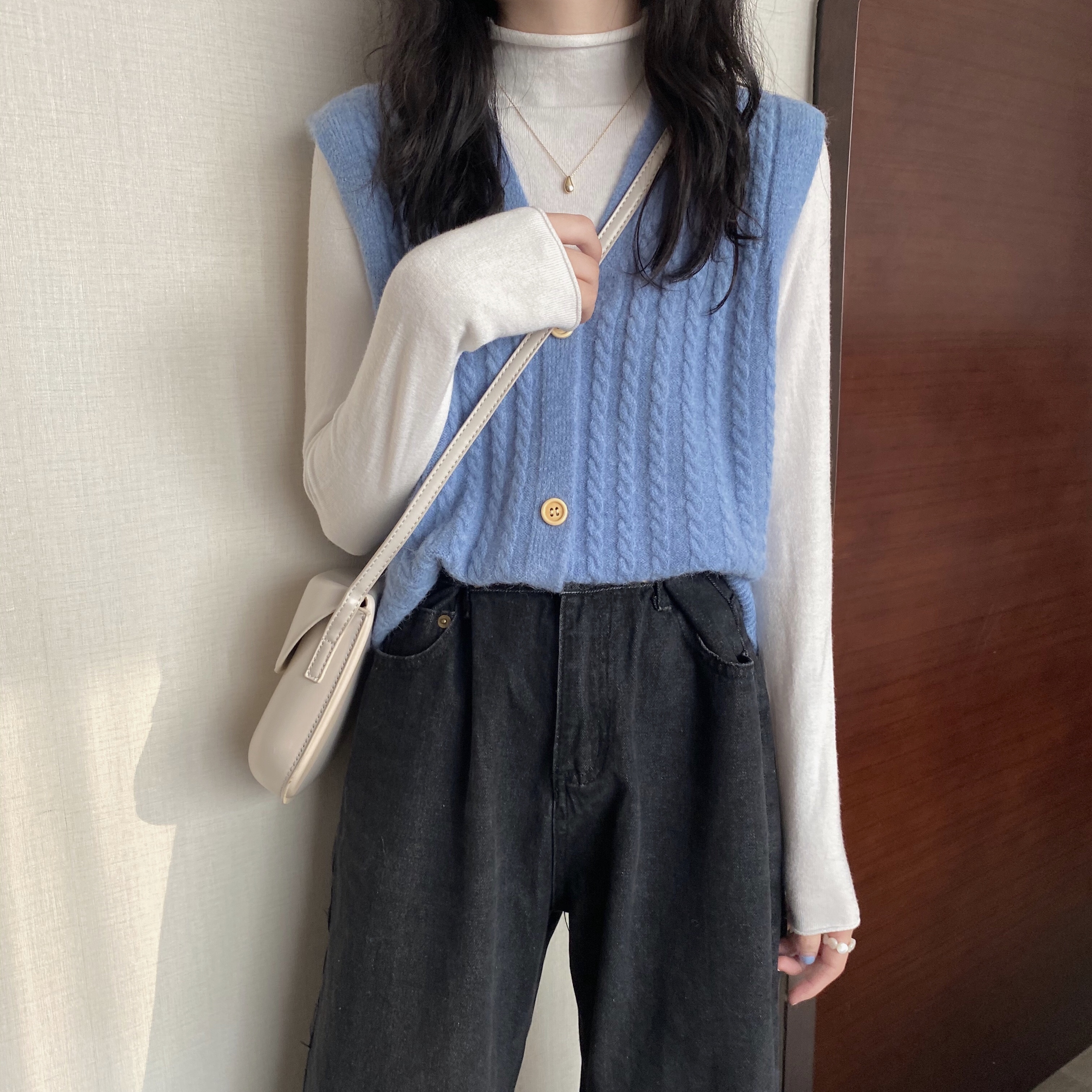 Actual shot of new autumn super stretchy half turtleneck knitted bottoming shirt + V-neck twist knitted sweater cardigan