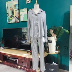 are U shop 好穿到不想脱的睡衣套装 | 面料炒鸡柔软,睡觉也精致