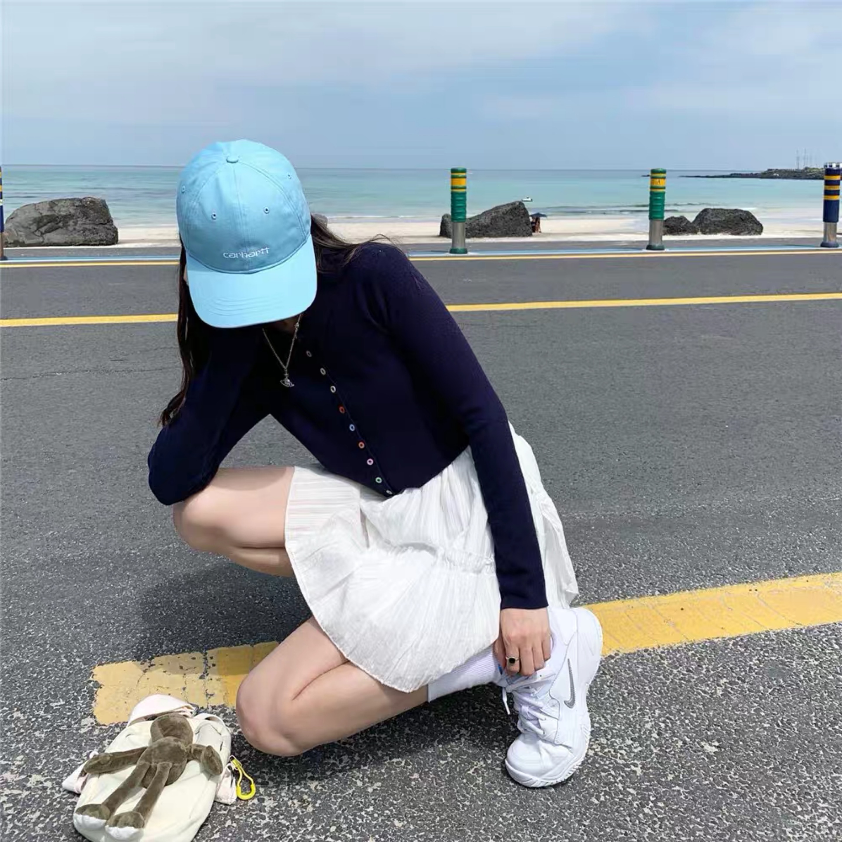 秋冬奶杏色针织衫彩色纽扣修身高腰泫雅上衣短款露脐加厚开衫外套