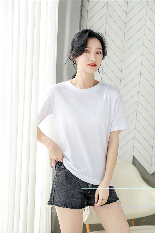 tmt基地爆款背景,模特白甜t恤作品