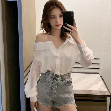 Small number of Long Sleeve Chiffon shirt women's spring sling sexy one word off shoulder student leaky collarbone top