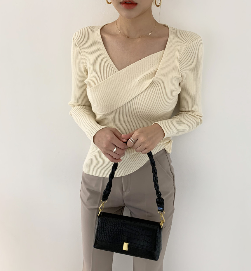 实价现货 v领交叉小心机显瘦内搭长袖针织衫