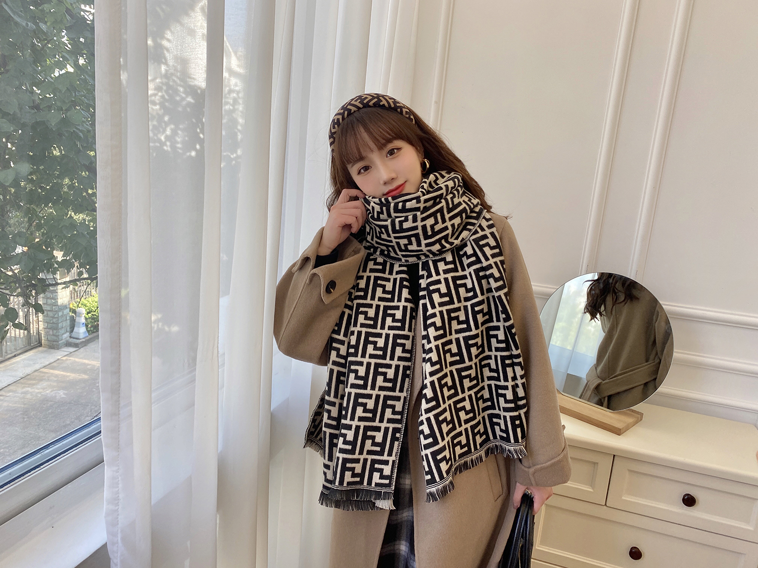 韩国东大门fd羊绒围巾女薄款高端秋冬季百搭双f字母老花披肩两用