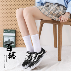 批发新品长筒袜子女运动跑步情侣韩版潮流中筒袜子男<b class='q'>篮球</b>秋冬纯色in