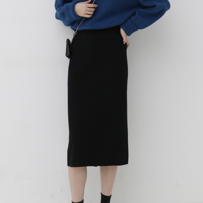 蔓延2020秋冬新款温柔文艺风黑色直筒小个子针织半身裙子女