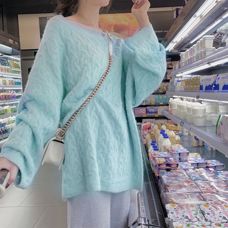 软奶浅麻花毛衣女2020冬新加绒日系宽松小清新温柔风中长款针织衫