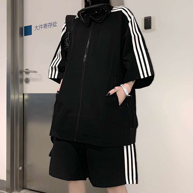 控79韩版经典三杠拉条休闲运动套装夏季ins潮流复古宽松短袖+短裤