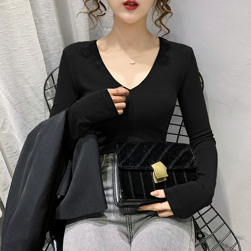 实拍#2021新款v领加绒打底衫女长袖内搭洋气锁骨上衣修身磨毛t恤
