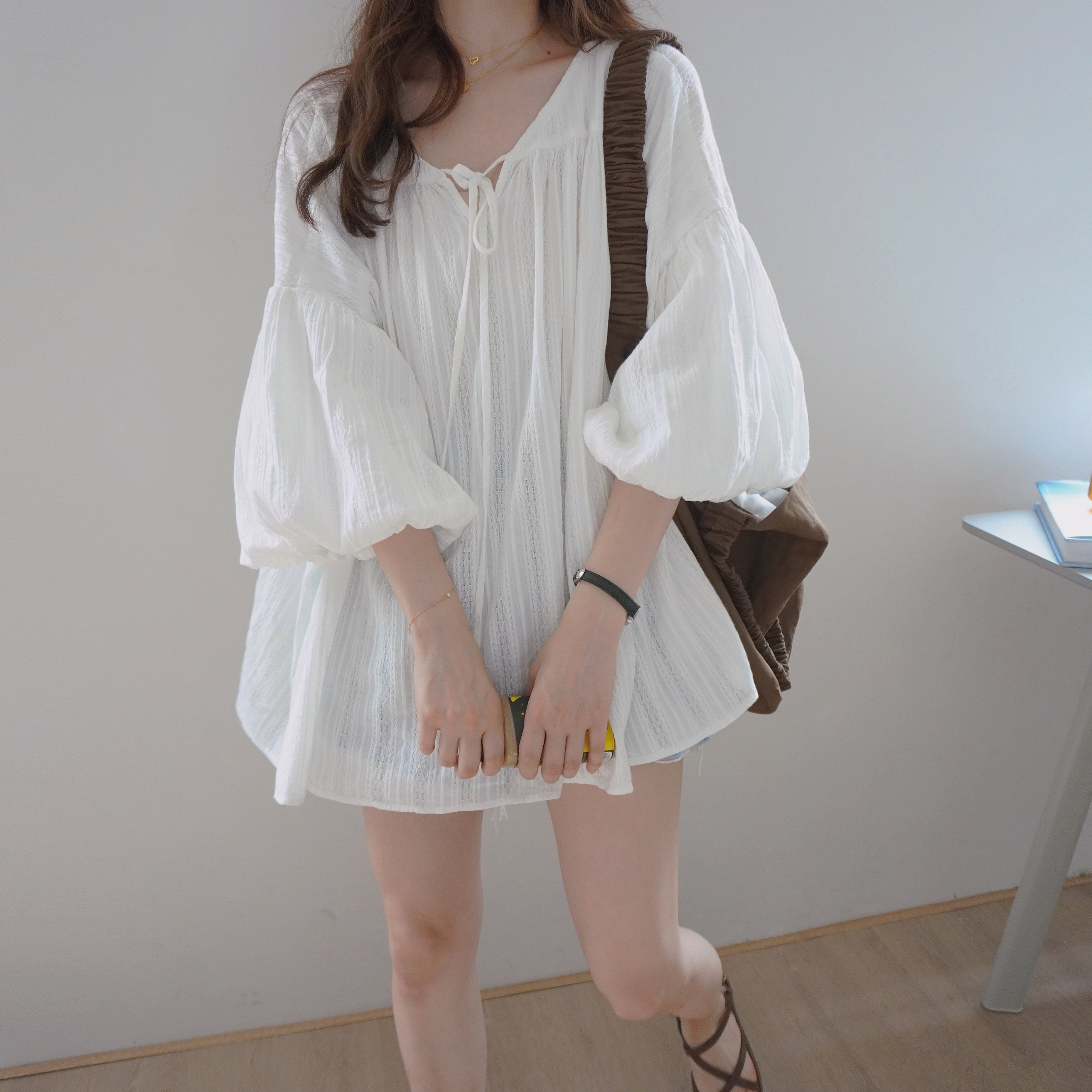 있음 선적 궁정 바람 벌룬 소매 마이크로 ~을 통해 반팔 셔츠