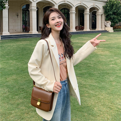 白色西装外套女2021年炸街新款春秋韩版宽松小个子休闲西服上衣潮