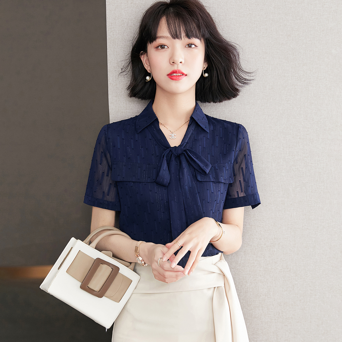 실사 있음 쉬폰 여성 셔츠 디자인 센스 작은 대중 2026 여름 새로운 레이스업 칼라 쉬폰 블라우스