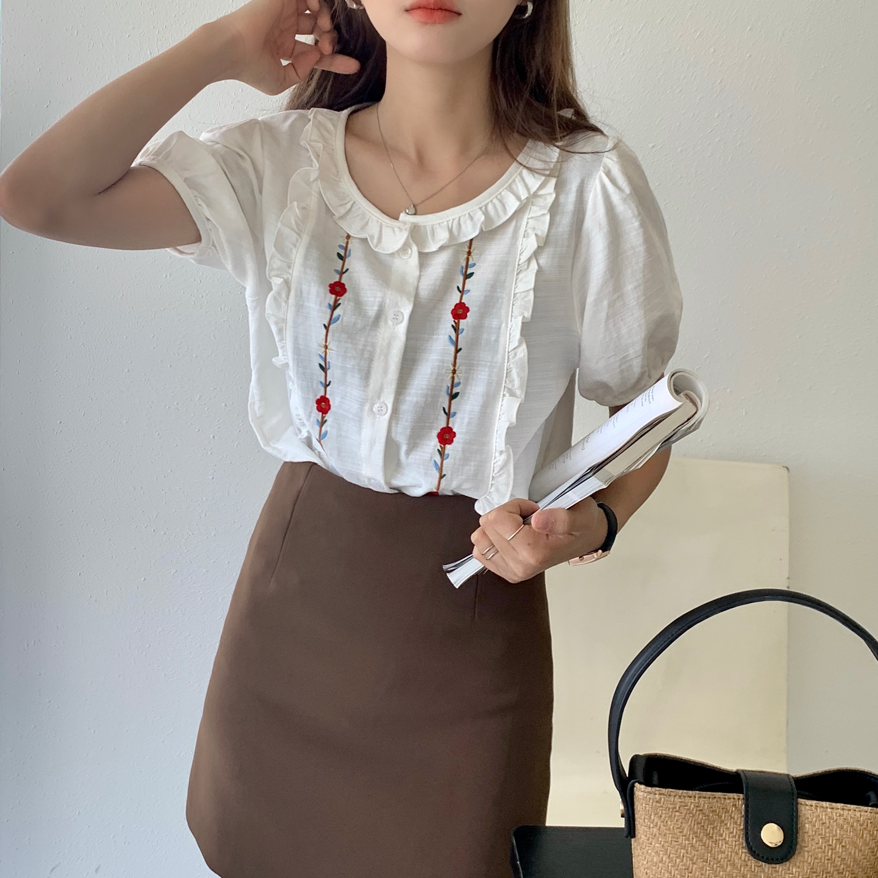实拍实价 夏装韩国chic刺绣褶皱娃娃领衬衫洋气泡泡袖上衣女