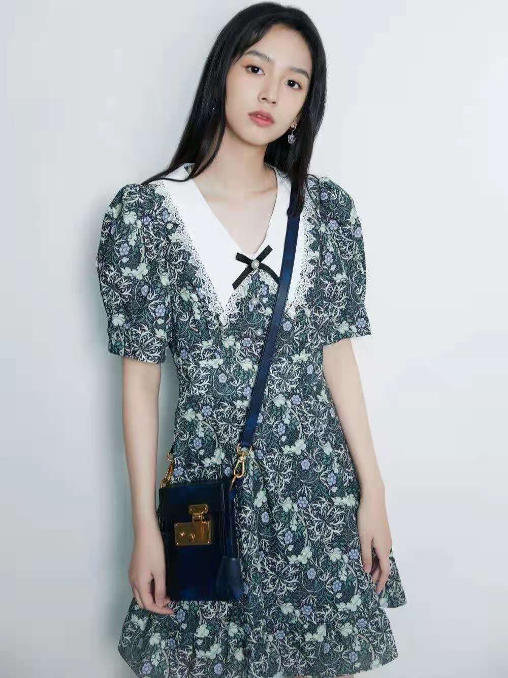 明星周也欧阳娜娜同款娃娃领连衣裙女法式甜美碎花茶歇裙子2021夏