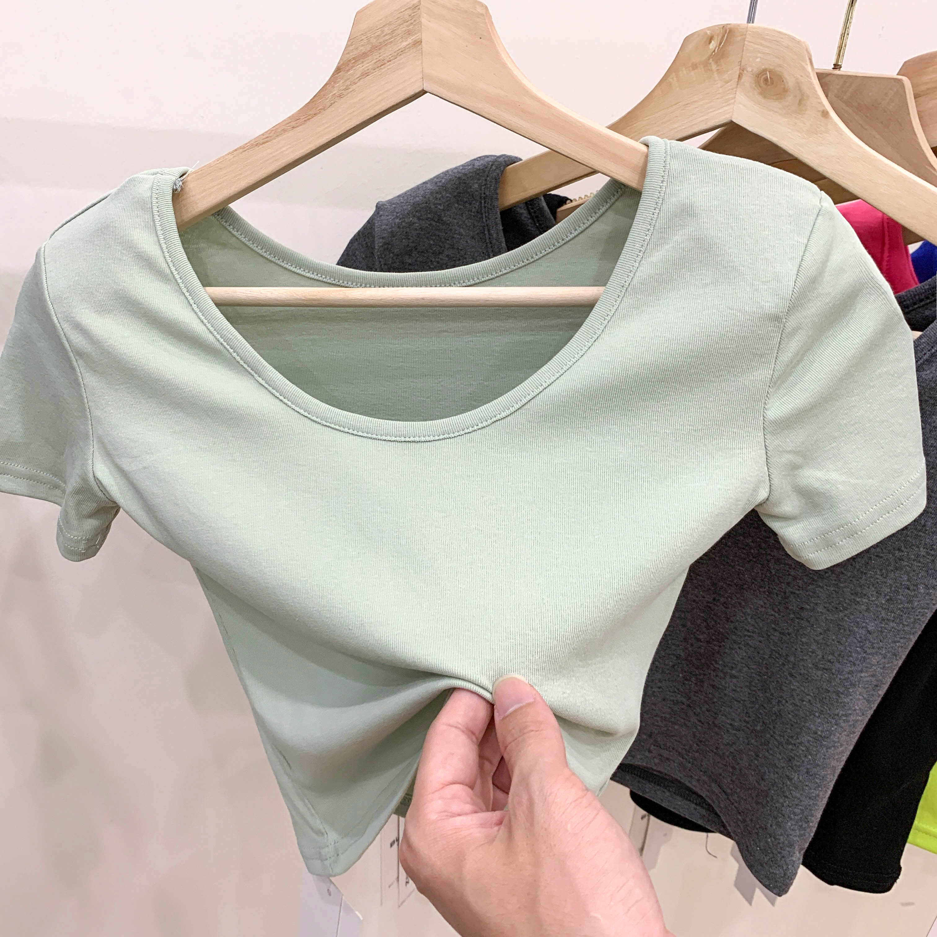 c0940实拍#大领口正肩t恤女短袖夏季2021年新款直角垫肩短款上衣