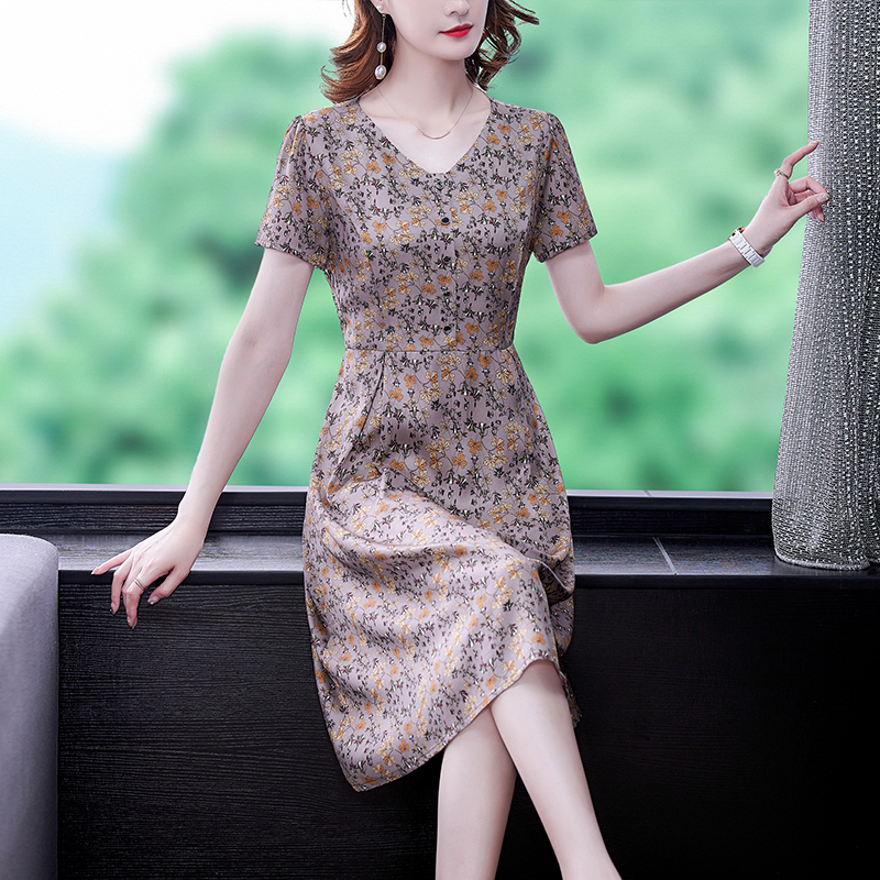 真丝桑蚕丝连衣裙女中长款修身显瘦短袖裙子夏季流行妈妈碎花裙子