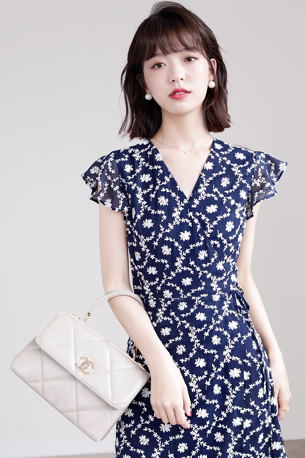 面料控一定要入!重工刺绣 荷叶边围裹式茶歇连衣裙 女