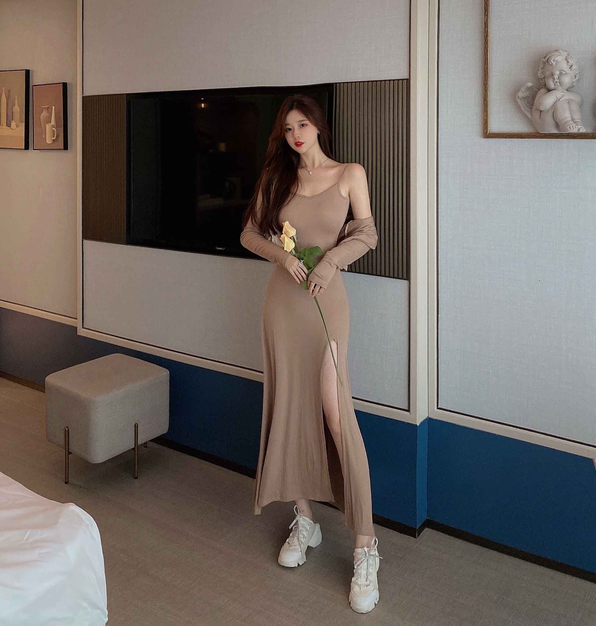 2021秋新款性感吊带连衣裙女高腰紧身显瘦开叉长裙连帽开衫两件套