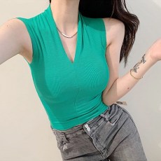 批发网红显胸<b class='q'>露</b><b class='q'>脐</b><b class='q'>背心</b>夏季2026新款女装韩版ins无袖修身V领小吊带上衣