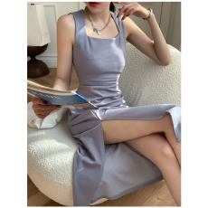 批发实拍  方领<b class='q'>连衣裙</b>侧开叉收腰显瘦吊带背带无袖中长裙