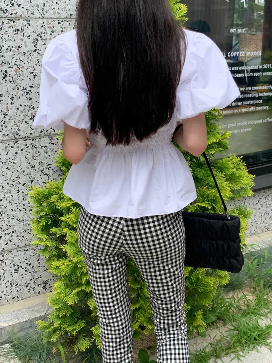 여성 퍼프소매 V넥 블라우스 상세 이미지 64