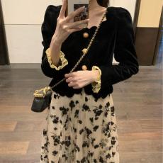 港风复古小香风套装女2020短款黑色方领丝绒打底衫+网纱半身裙
