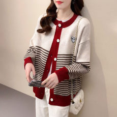 批发韩国<b class='q'>原</b><b class='q'>单</b>外贸意大利女装出口法国<b class='q'>大牌</b>余<b class='q'>单</b>剪标外穿条纹外套慵懒风