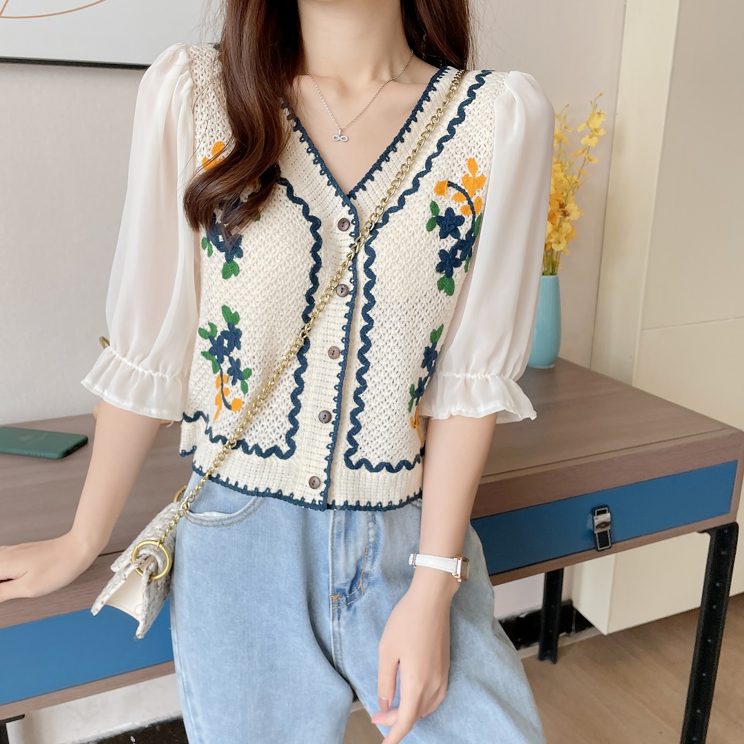 Top de damă în stil franțuzesc cu broderie elegantă de vară și design cardigan scobit în interior_voghion.com