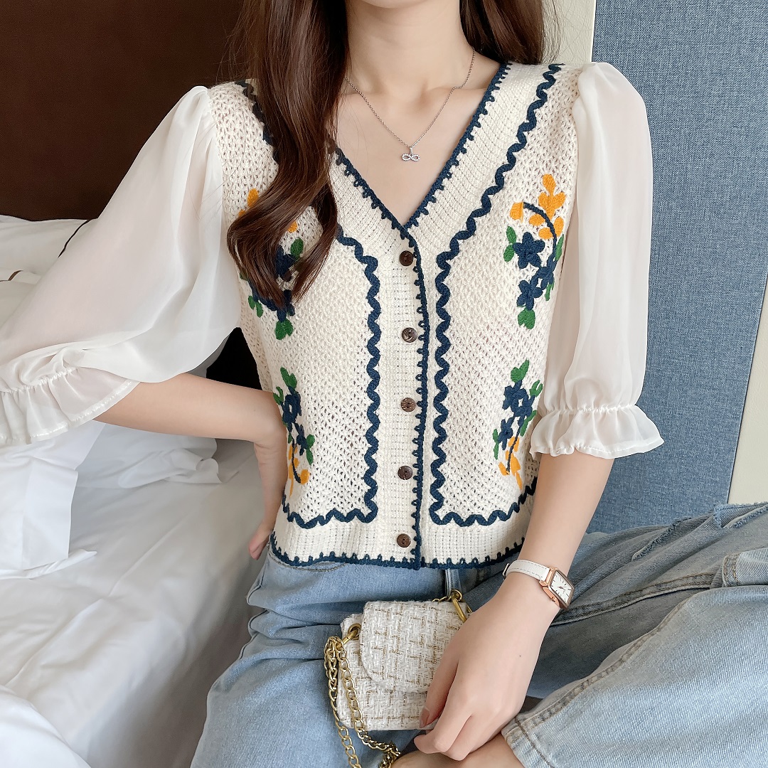 Top de damă în stil franțuzesc cu broderie elegantă de vară și design cardigan scobit în interior_voghion.com