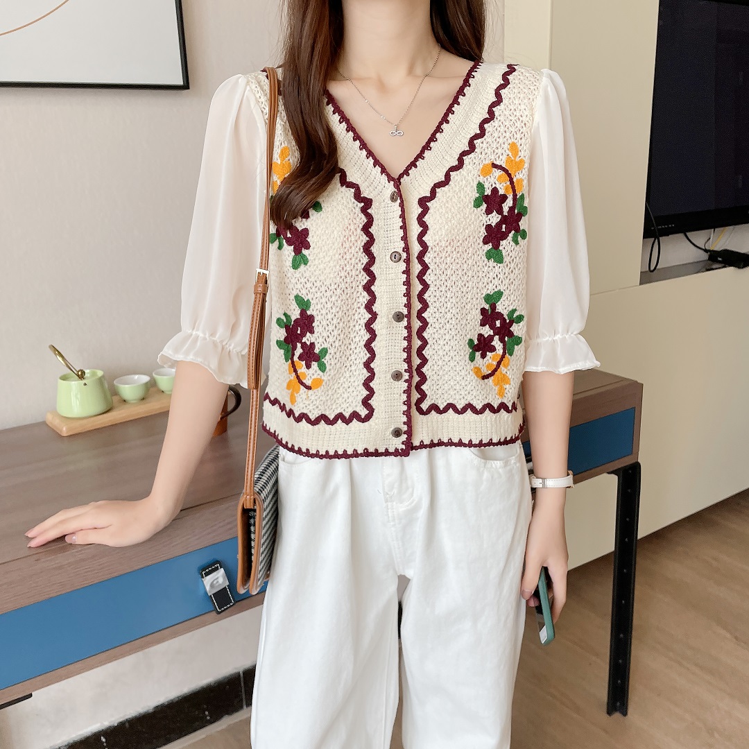 Top de damă în stil franțuzesc cu broderie elegantă de vară și design cardigan scobit în interior_voghion.com