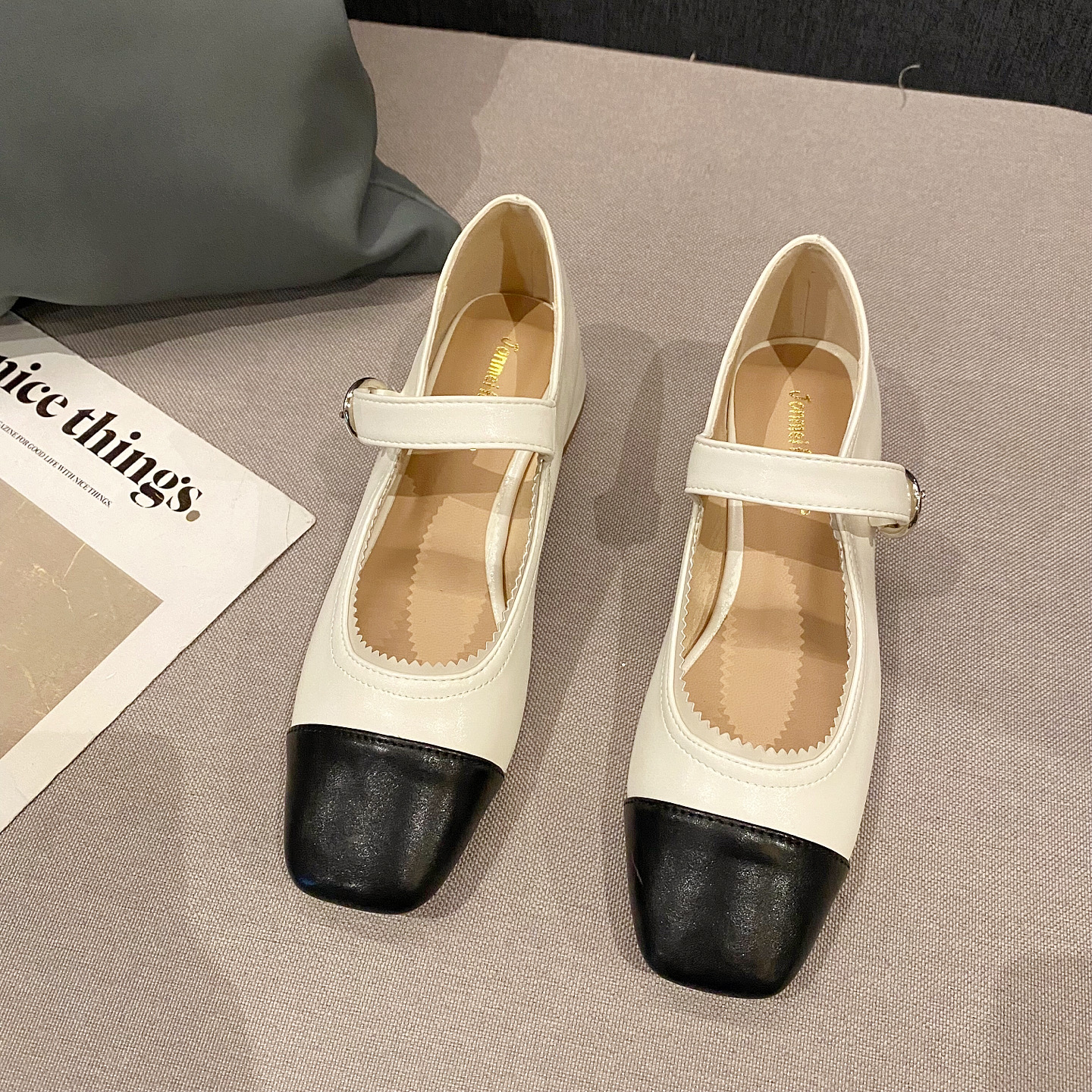 实拍图广州高端女鞋2021夏秋新款粗跟防滑英伦软底女式百搭粗跟乐福