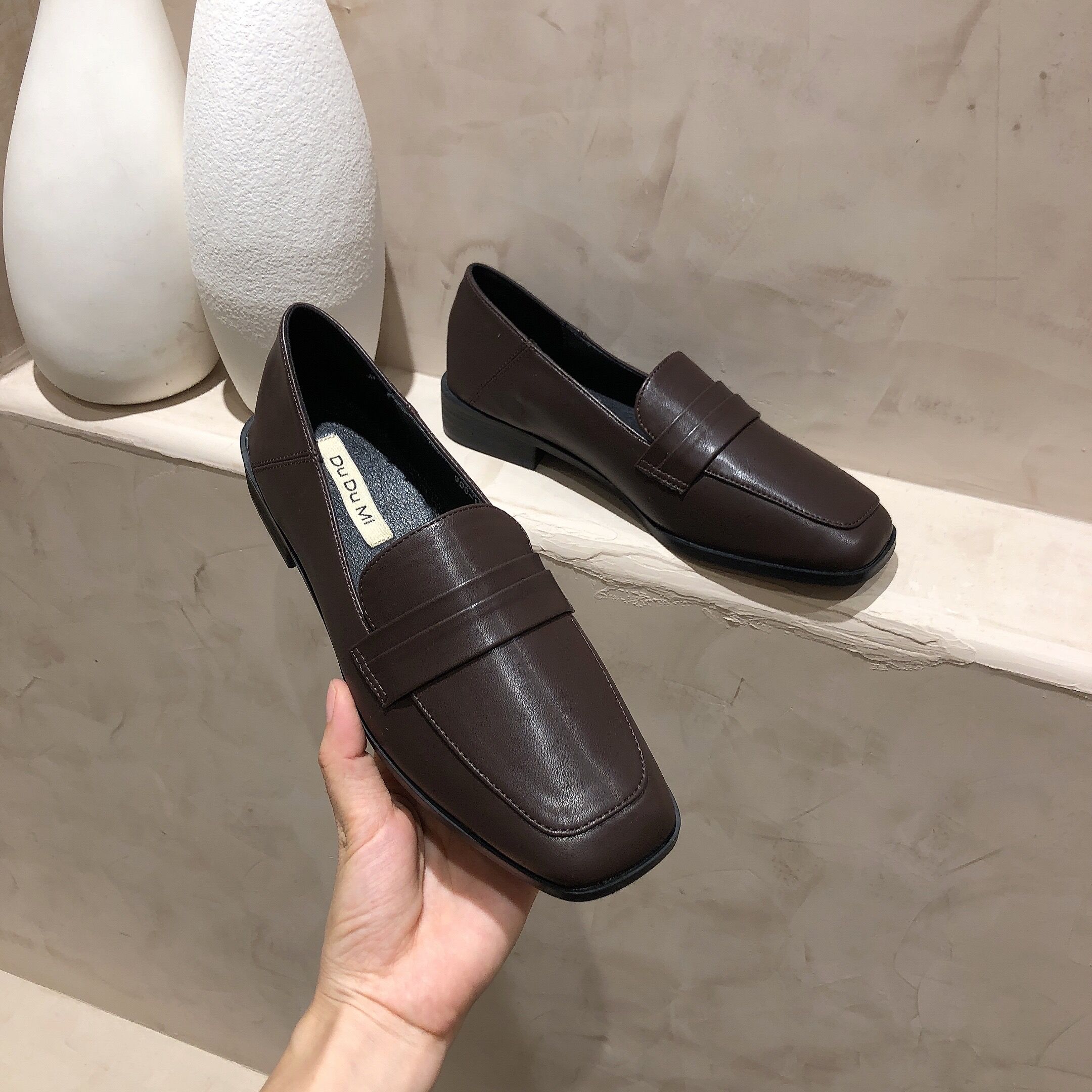 实拍图广州高端女鞋2021夏秋新款粗跟防滑英伦软底女式百搭粗跟乐福