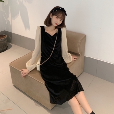批发实拍秋装新款大码金丝绒<b class='q'>连衣裙</b>方领泡泡袖收腰<b class='q'>连衣裙</b>
