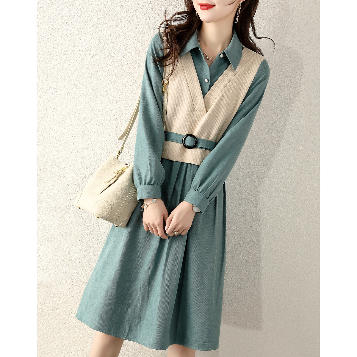 2021秋装新品格纹收腰显瘦修身休闲宽松韩版中长连衣裙女