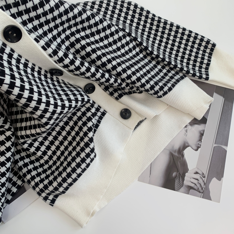 胖子王老板 学院风棋盘格针织上衣秋冬款海军领黑白格开衫外套女