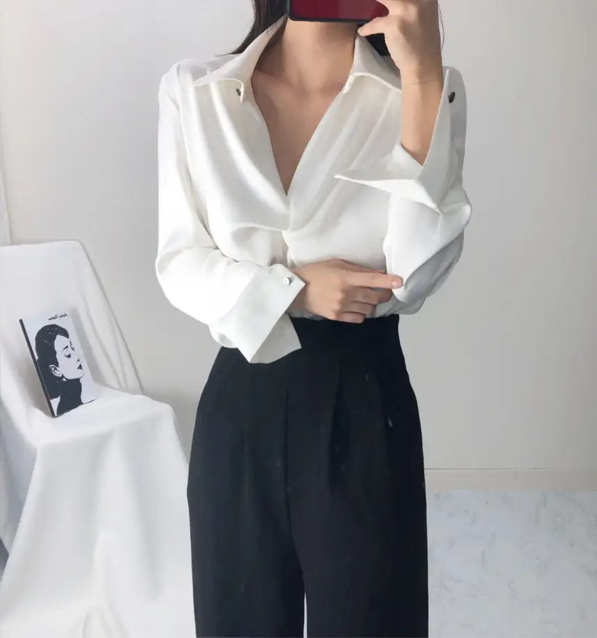 한국식 치크 뒤집어진 칼라 디자인 감각적인 티셔츠 상세 이미지 2