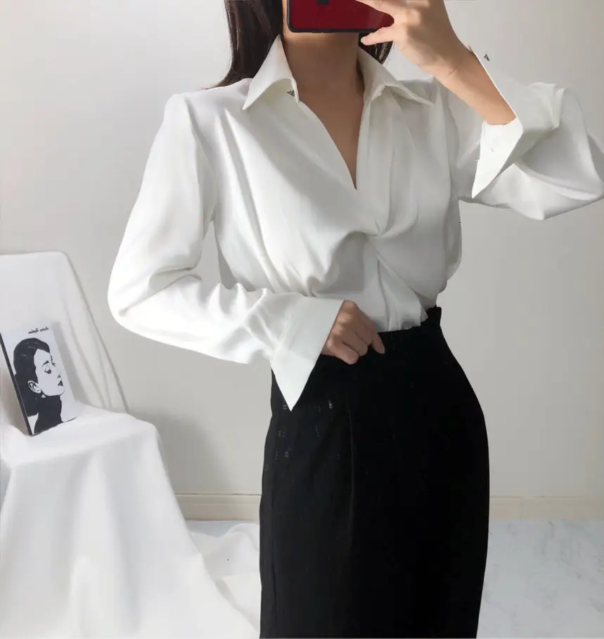한국식 치크 뒤집어진 칼라 디자인 감각적인 티셔츠 상세 이미지 21
