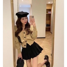 批发2024<b class='q'>杨幂</b><b class='q'>同款</b>v领爱心毛衣针织开衫外套➕百褶半身裙两件套