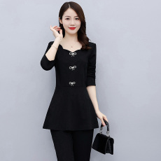 批发2023<b class='q'>春</b>秋新款大码女装显瘦时尚桃心方领洋气黑色百搭打底衫上衣潮