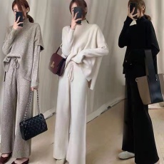 毛衣套装女秋冬新款两件套针织阔腿裤+半高领上衣+背心外搭三件套