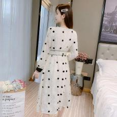 批发春秋新款法式仙女超仙的长袖<b class='q'>连衣裙</b>轻奢名媛v领泡泡袖<b class='q'>波点</b>长裙女