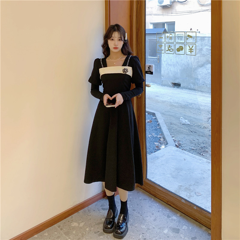 Big size Women's wear French Retro Hepburn wind Little black dress Lay a foundation Cover your belly Show thin Advanced sense square neck Long sleeve Dress