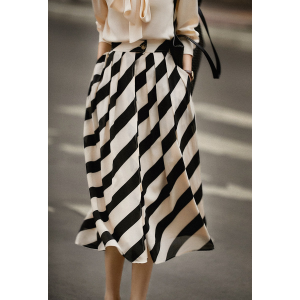 KM12174#春夏巴黎式科帕卡巴纳黑白条纹百褶桑蚕丝半身裙