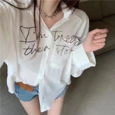 批发<b class='q'>韩版</b>春夏字母印花大码宽松衬衫ins休闲宽松衬衣外套女防晒衣