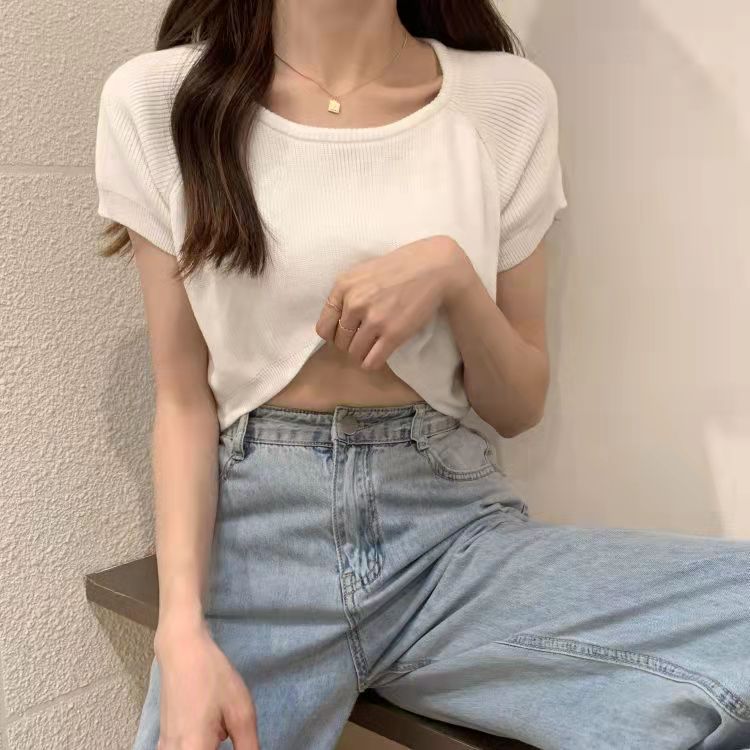 Short open navel top, bottomed shirt, wearing the new thin knitted short sleeved sweater in summer , female