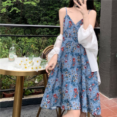 批发大码女装减龄显瘦蓝<b class='q'>碎花</b>吊带裙洋气可盐可甜宽松遮肉短款连衣裙