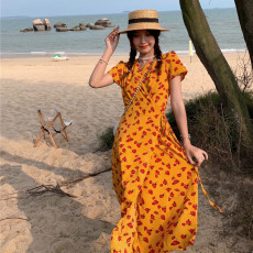 批发大码法式一片式裹胸收腰显瘦黄碎花桔梗裙气质海边旅游度假沙滩裙