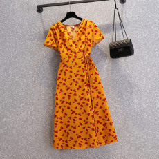 批发大码女装黄色复古收腰法式桔梗裙泰国碎花一片式裹裙沙滩长裙子